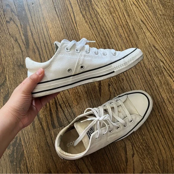 Converse White Low-Top Canvas Sneakers for women size 8 - Picture 6 of 9